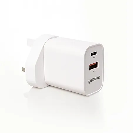 Groov-e 20w Dual Plug In USB-C & USB-A Charger with Travel Adaptor Plugs